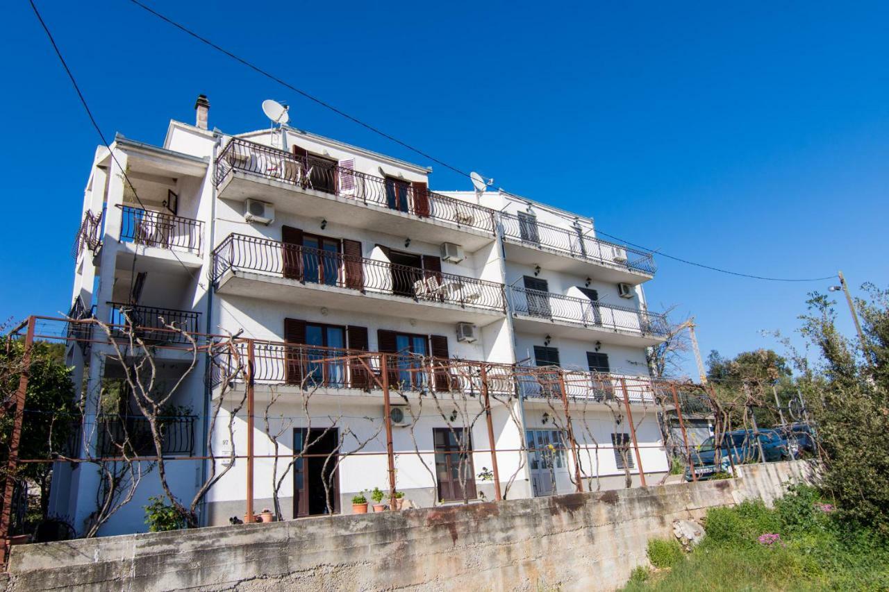 Apartments Jozic Seget Vranjica Exteriör bild