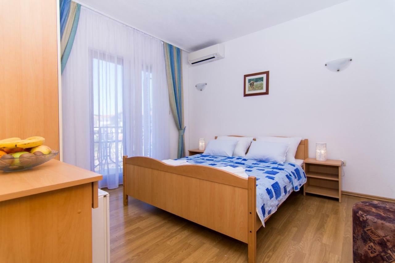 Apartments Jozic Seget Vranjica Exteriör bild